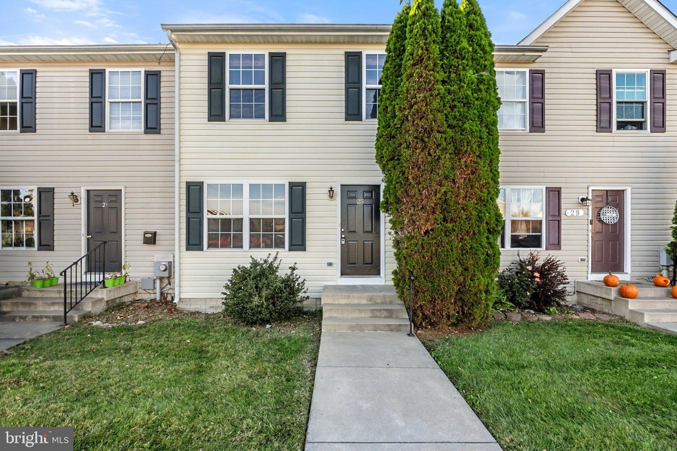 25 Currituck Ct, Bunker Hill, WV 25413 - photo 1