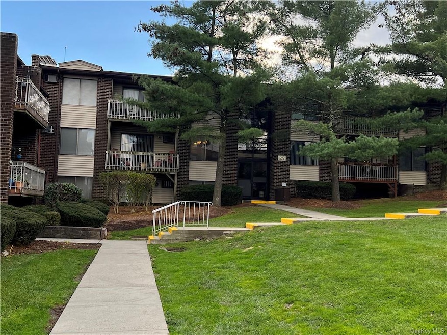 251 Country Club Ln, Pomona, NY 10970 - photo 1