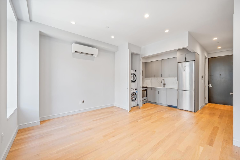 30-61 38th St unit 2-A, Long Island City, NY 11103 - photo 1