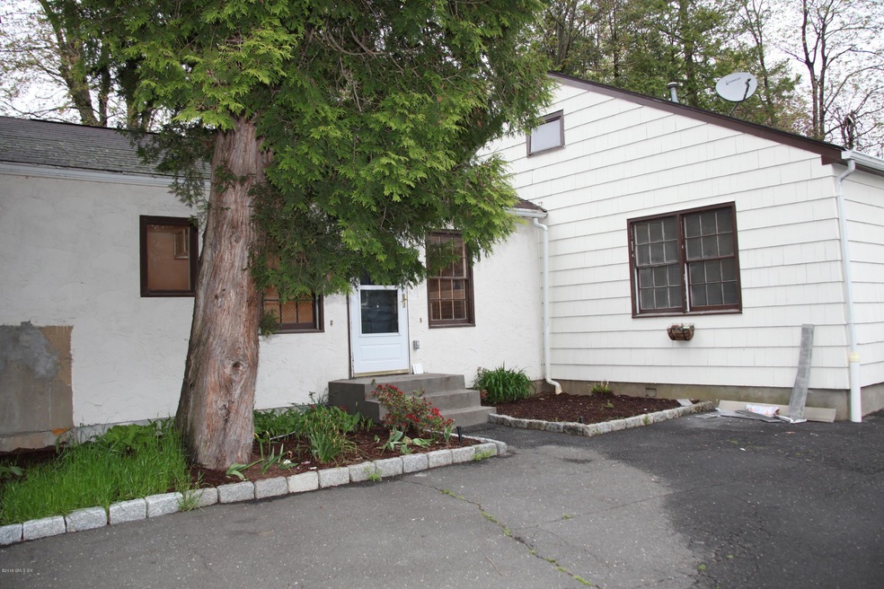 10 Salem St unit rear, Cos Cob, CT 06807 - photo 1