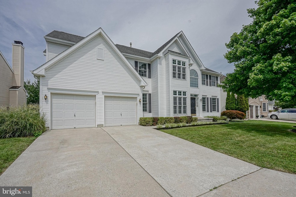 428 W Country Club Dr, Mount Holly, NJ 08060 - photo 1