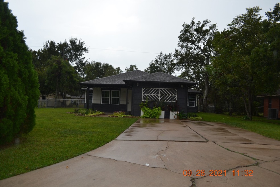1008 Frances Dr, Rosenberg, TX 77471 - photo 1