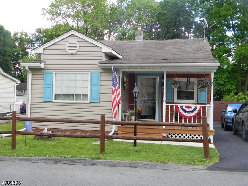 334 Rutherford Ave, Franklin, NJ 07416 - photo 1