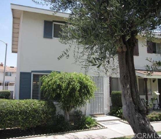 Wonderful end unit location overlooking spacious g