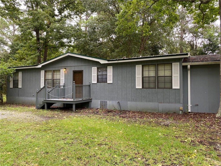 1040 Taylor Dr SE, Darien, GA 31305 - photo 1