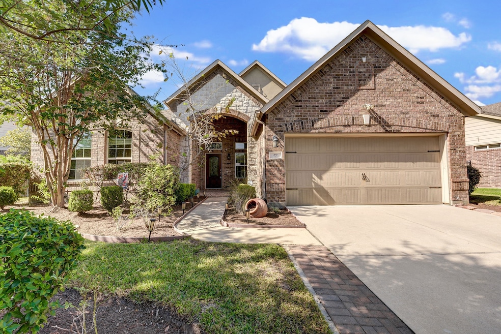 39 S Pinto Point Cir, the Woodlands, TX 77389 - photo 1
