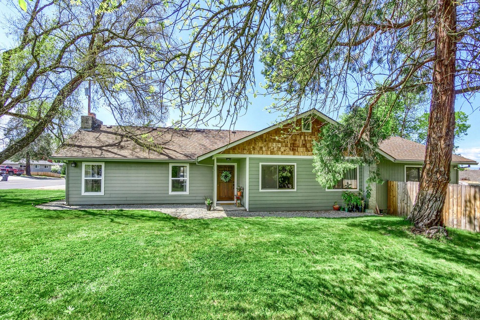 2981 E McAndrews Rd, Medford, OR 97504 - photo 1