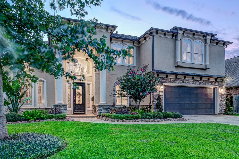 1609 Glourie Dr, Houston, TX 77055 - photo 1