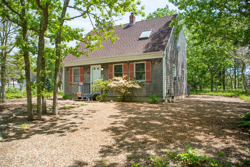 69 Windsor Dr, Edgartown, MA 02539 - photo 1