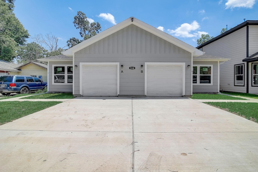 5438 Rapido Rd, Houston, TX 77033 - photo 1