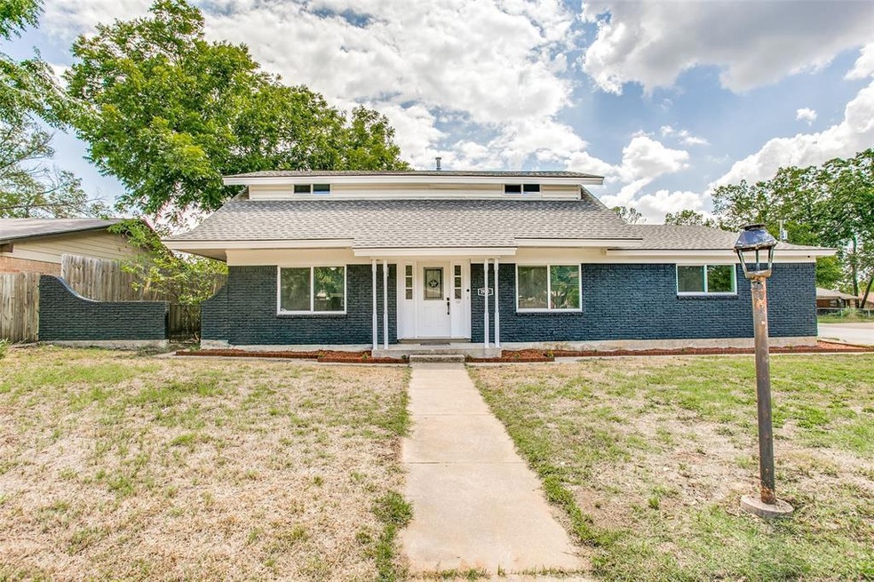 1900 Charleston Dr, Bedford, TX 76022 - photo 1