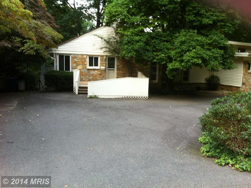 6510 Lakeview Dr, Falls Church, VA 22041 - photo 1