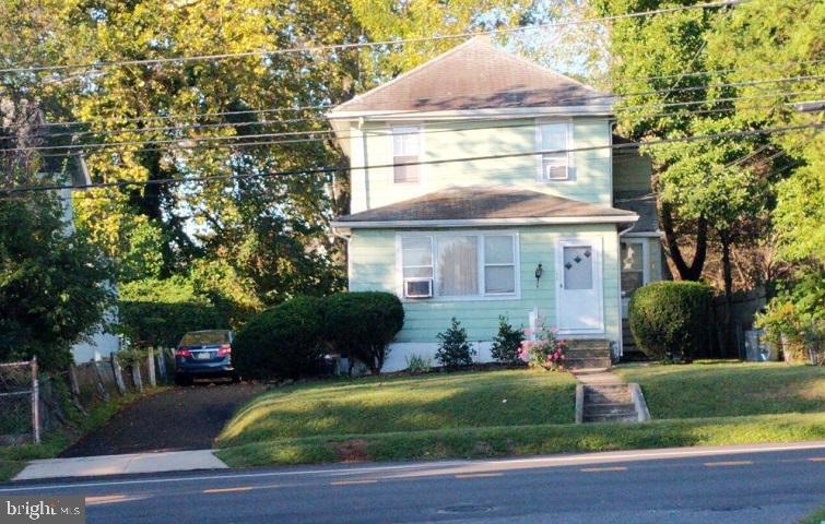 723 Kedron Ave, Morton, PA 19070 - photo 1