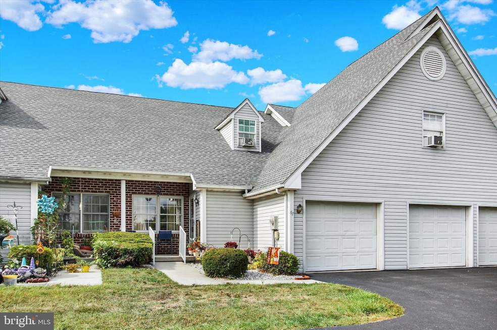 67 Hunters Trail unit 2, Gettysburg, PA 17325 - photo 1