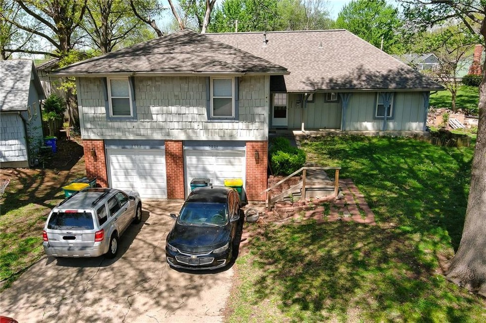 5802 Larsen Ln, Shawnee, KS 66203 - photo 1