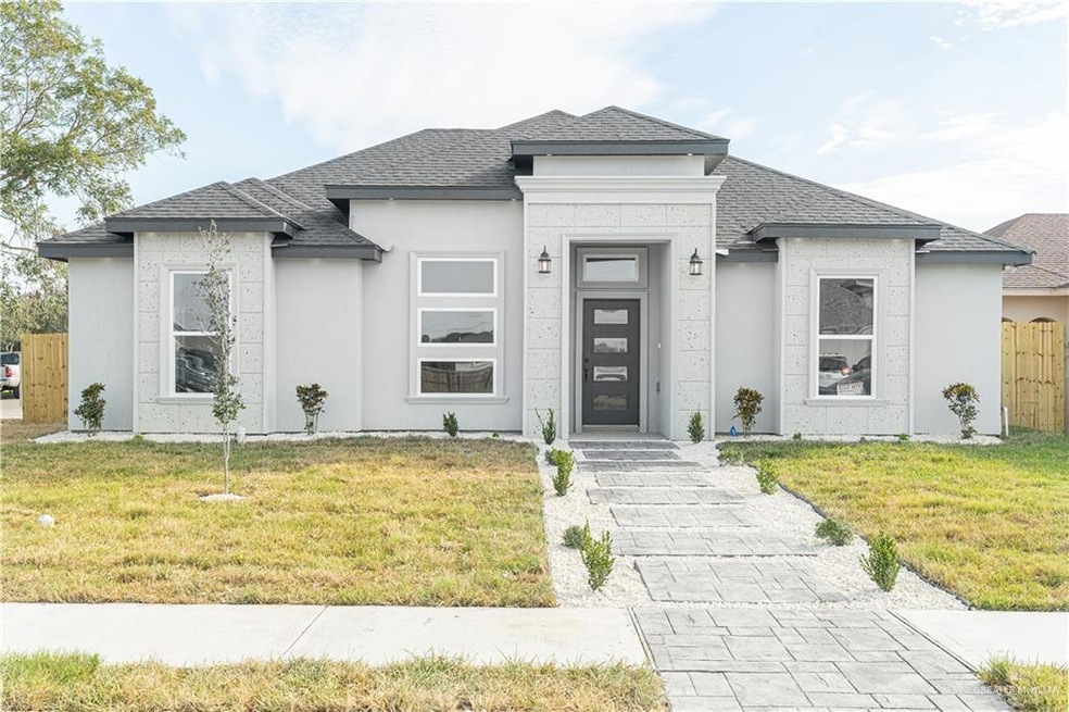 152 Spanish Oak Dr, Alamo, TX 78516 - photo 1