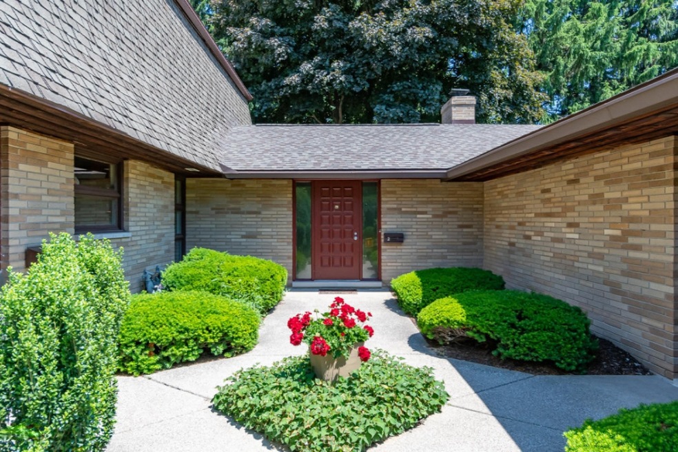 2727 S Lakeshore-19
