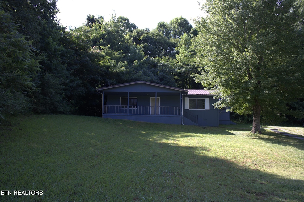 1894 5th St, Jellico, TN 37762 - photo 1