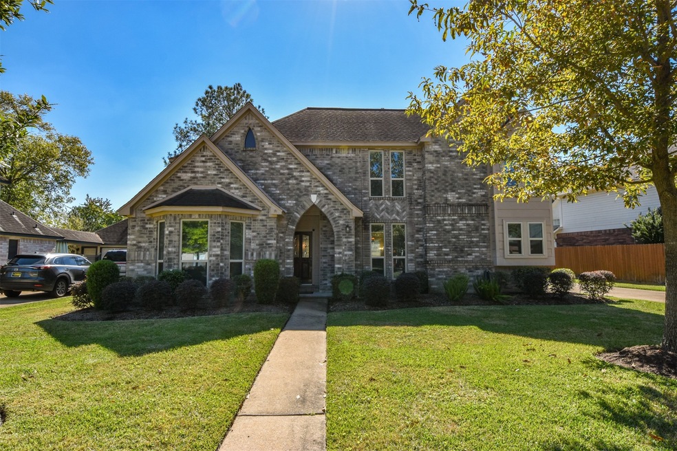 Beautiful brick, brick patterns and arched windows