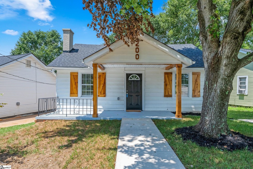 200 Mcdaniel Ave, Greer, SC 29651 - photo 1