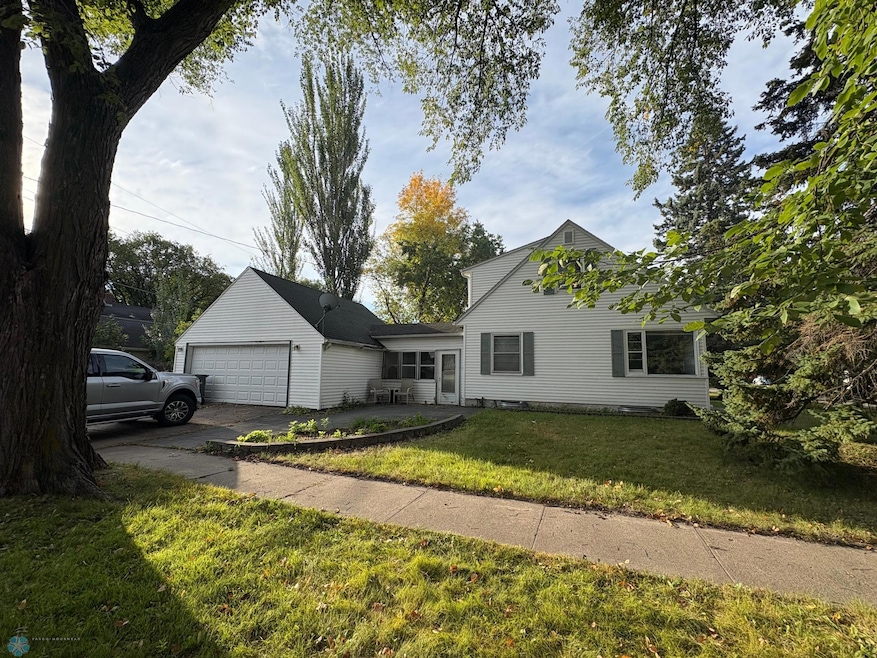 1402 4th St S, Moorhead, MN 56560 - photo 1