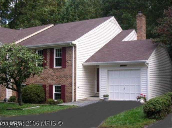 9982 Hemlock Woods Ln, Burke, VA 22015 - photo 1