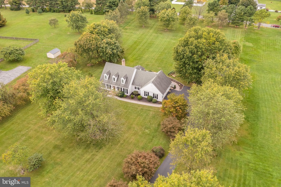 365 Quaint Swan Dale Dr, Martinsburg, WV 25404 - photo 1