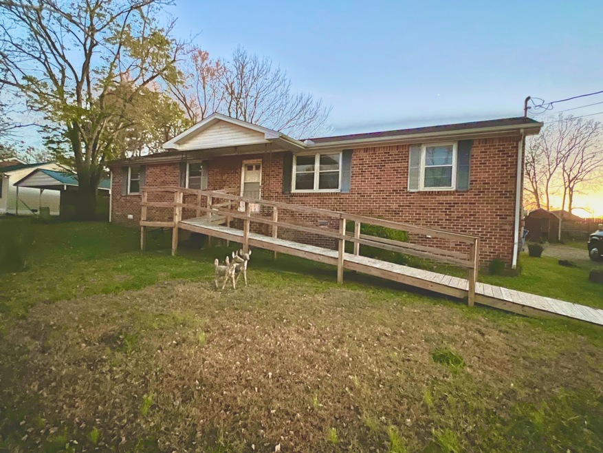 952 Emerson St, Manchester, TN 37355 - photo 1