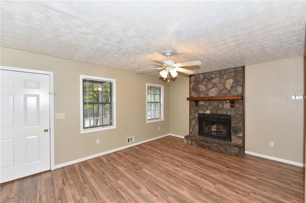 6298 Oakleaf Dr, Flowery Branch, GA 30542 - photo 1