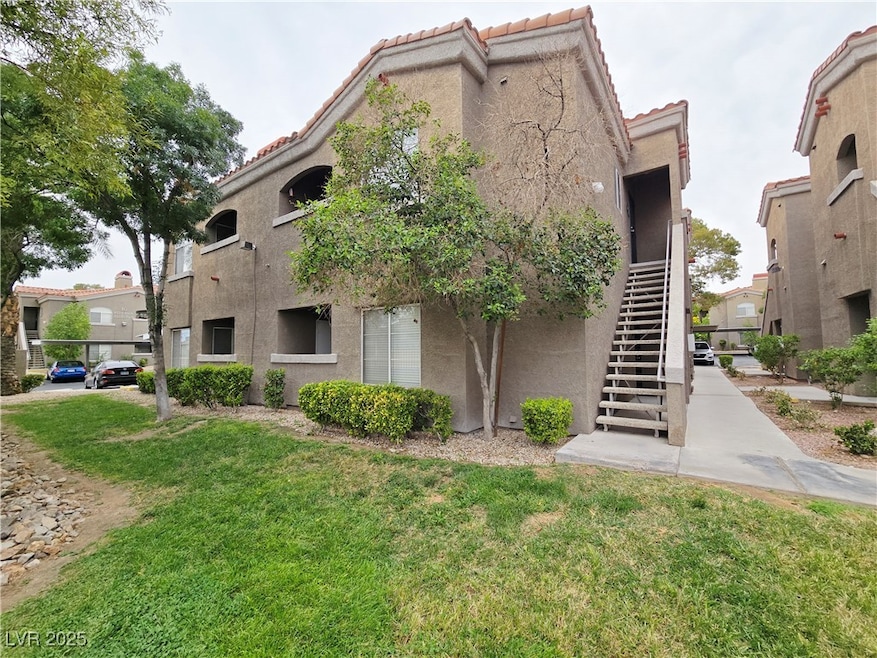 5525 W Flamingo Rd unit 2028, Las Vegas, NV 89103 - photo 1