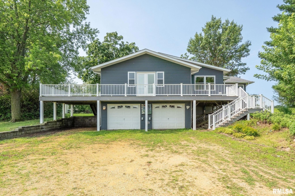 1527 11th St, de Witt, IA 52742 - photo 1