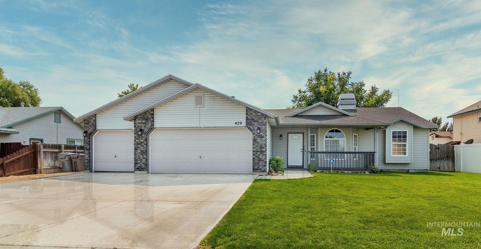 429 S Valley Dr, Nampa, ID 83686 - photo 1