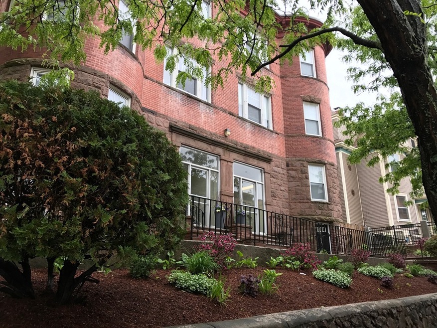 674 Washington St unit 2, Brookline, MA 02446 - photo 1