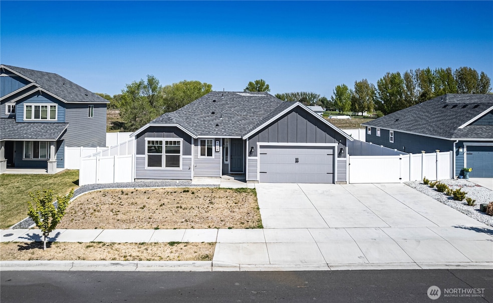 4618 E Thrush St, Moses Lake, WA 98837 - photo 1