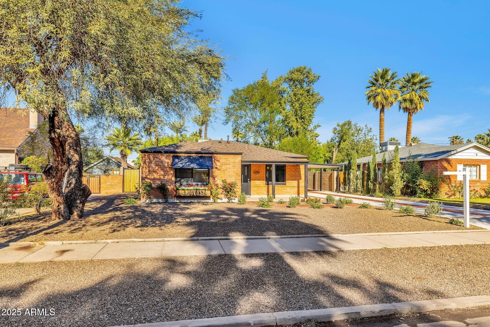 1540 E Cheery Lynn Rd, Phoenix, AZ 85014 - photo 1