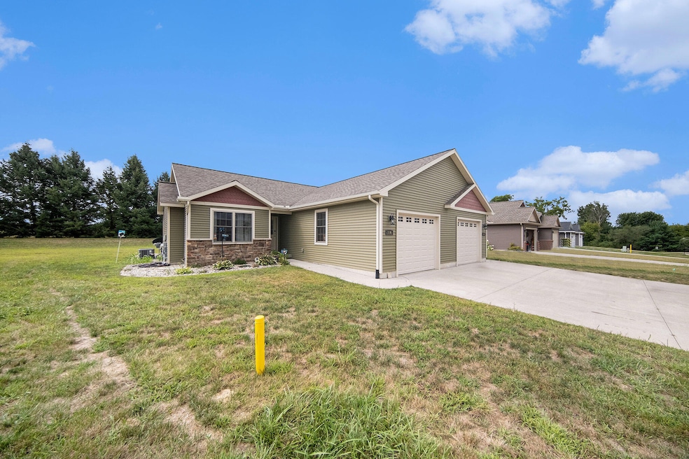 784 Meadows Ct, Grass Lake, MI 49240 - photo 1