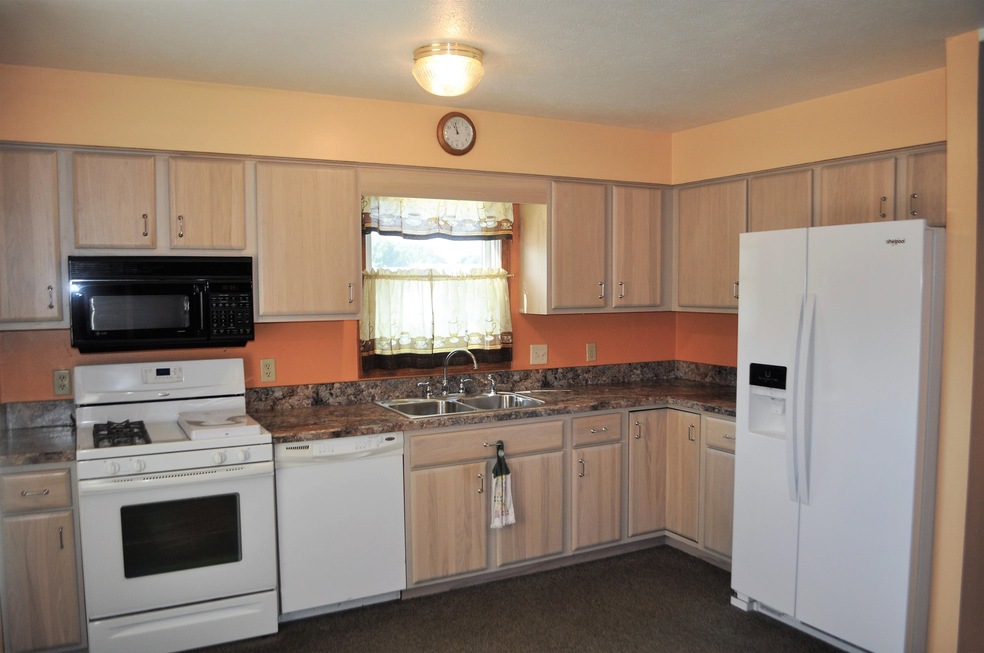 317 Golden Dr N, Topeka, IN 46571 - photo 1