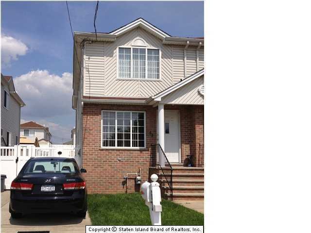 63 Beresford Ave, Staten Island, NY 10314 - photo 1