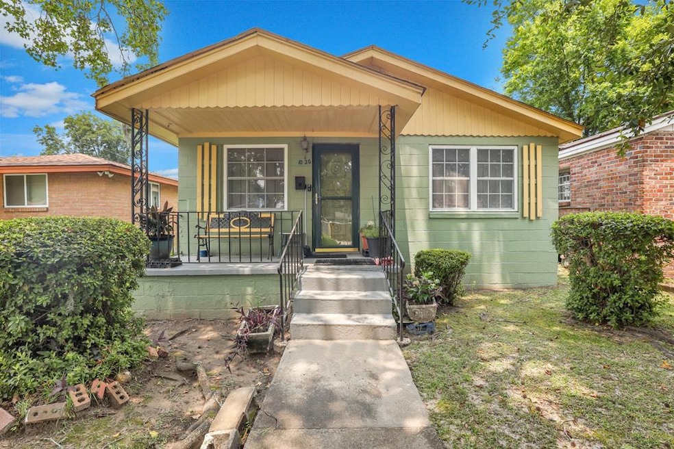 1026 W 41st St, Savannah, GA 31415 - photo 1