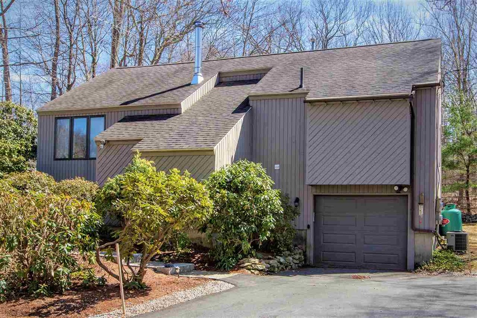 13 Redfield Cir, Derry, NH 03038 - photo 1