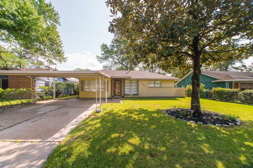 10322 Lera St, Houston, TX 77016 - photo 1