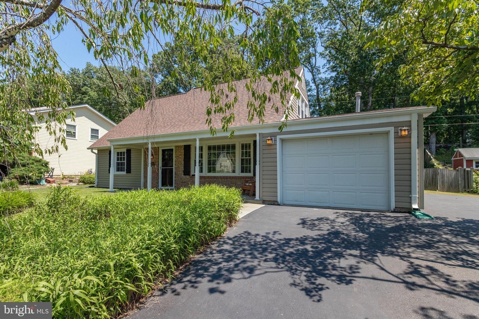 12829 Point Pleasant Dr, Fairfax, VA 22033 - photo 1