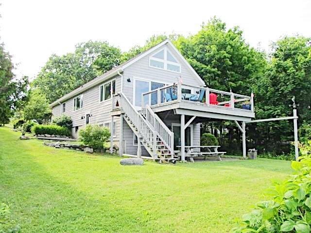Curran back of house with deck