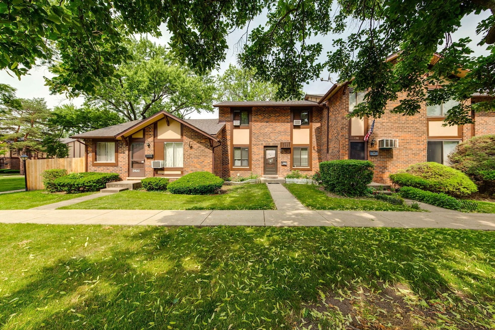 1S134 Holyoke Ln unit G, Villa Park, IL 60181 - photo 1