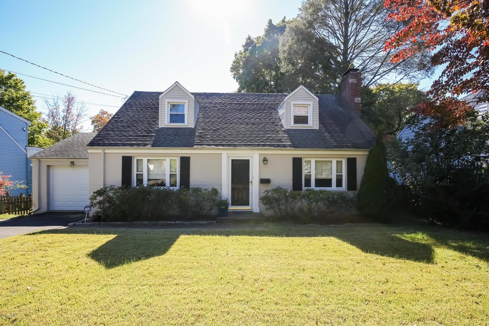 77 Lenox Ave, Stamford, CT 06906 - photo 1