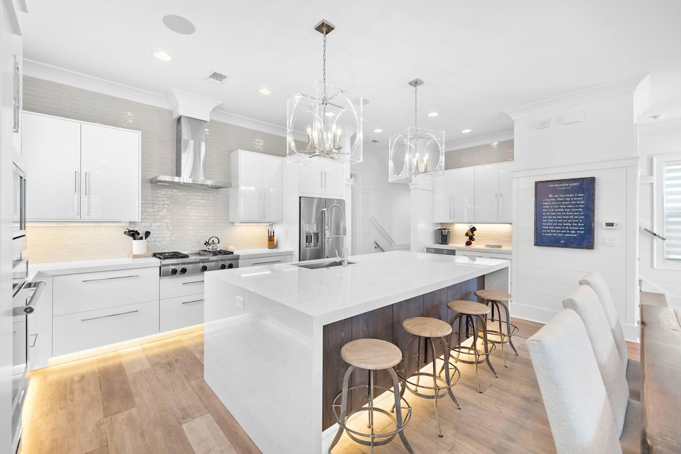 Sold $2,975,000 • Co-Listing Agent