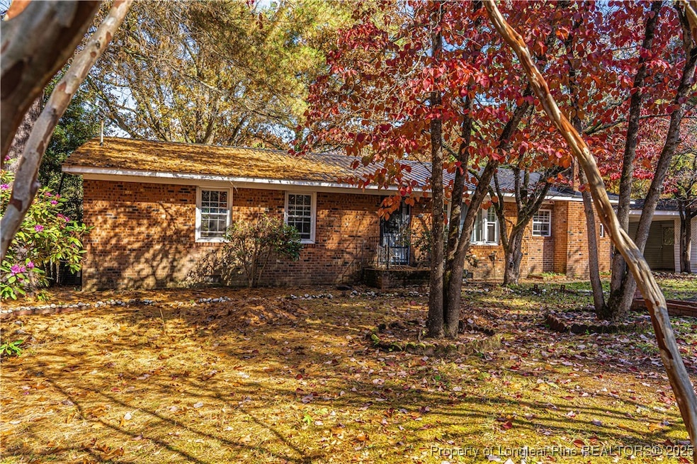 806 Currie St, Carthage, NC 28327 - photo 1