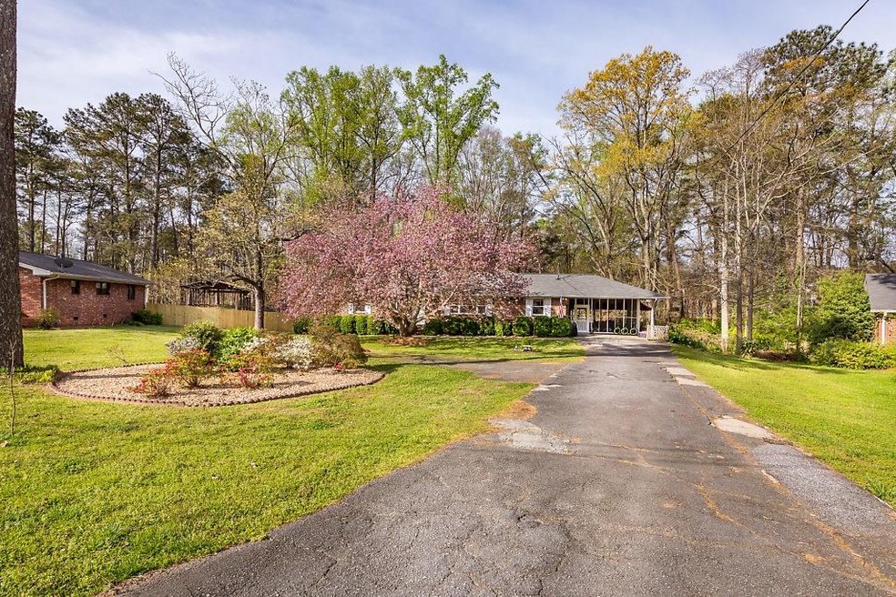 635 Counsel Dr NE, Marietta, GA 30068 - photo 1