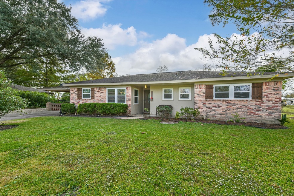 3130 County Road 890, Alvin, TX 77511 - photo 1