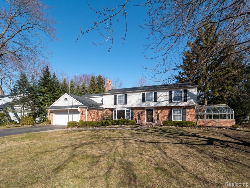 939 Candlestick Ct, Bloomfield Hills, MI 48304 - photo 1